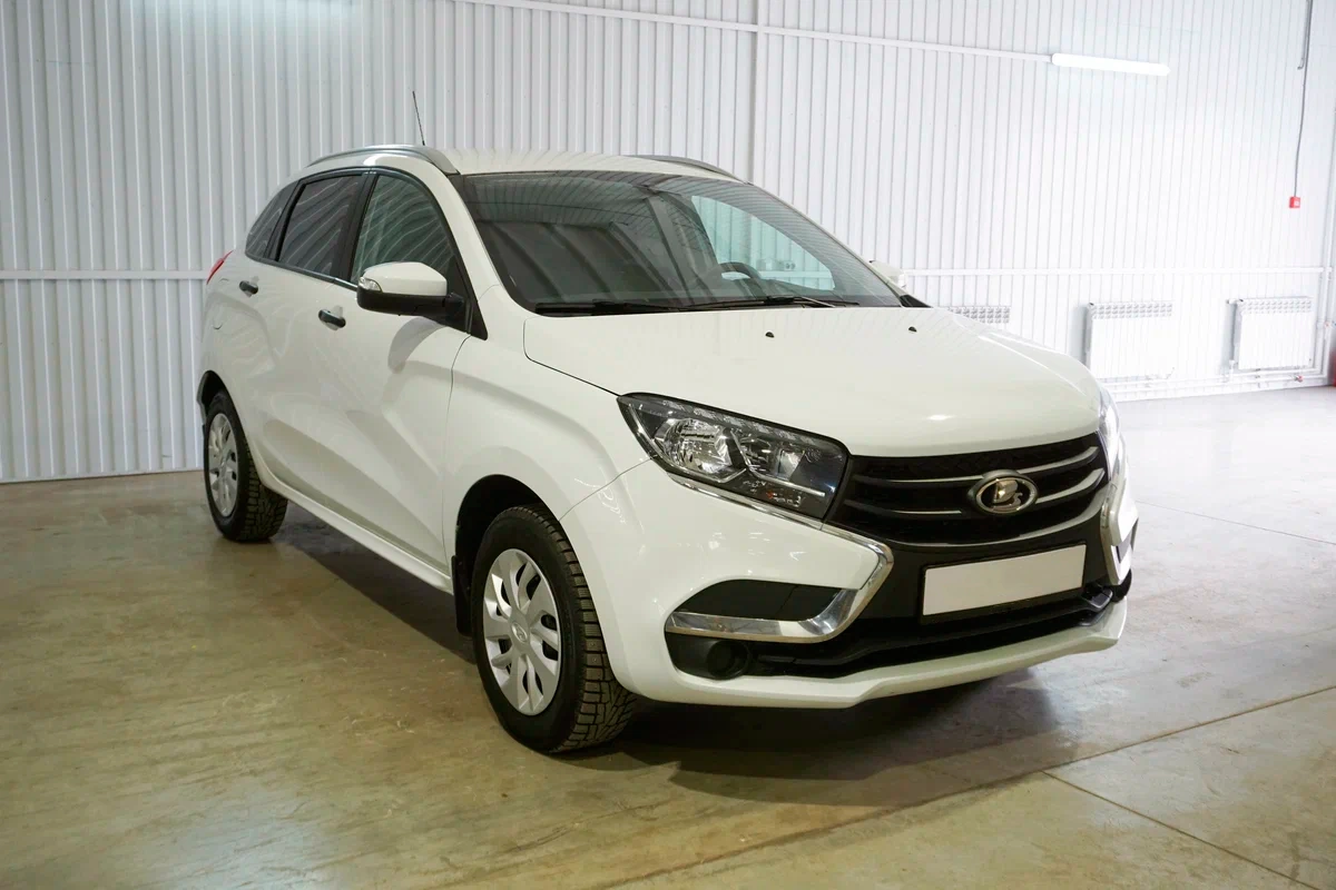 Lada Xray - фото №2